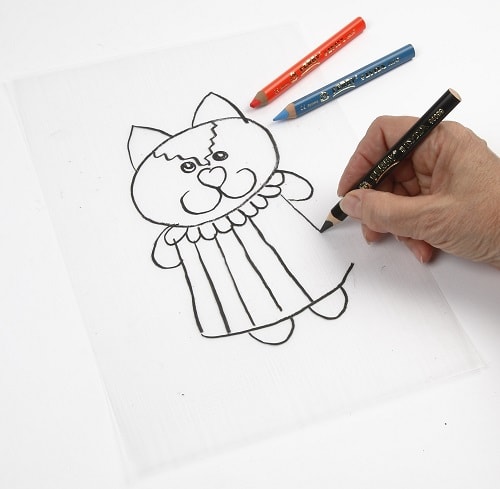 Step 1 - Auf Schrumpffolieplatte zeichnen mit Buntstiften